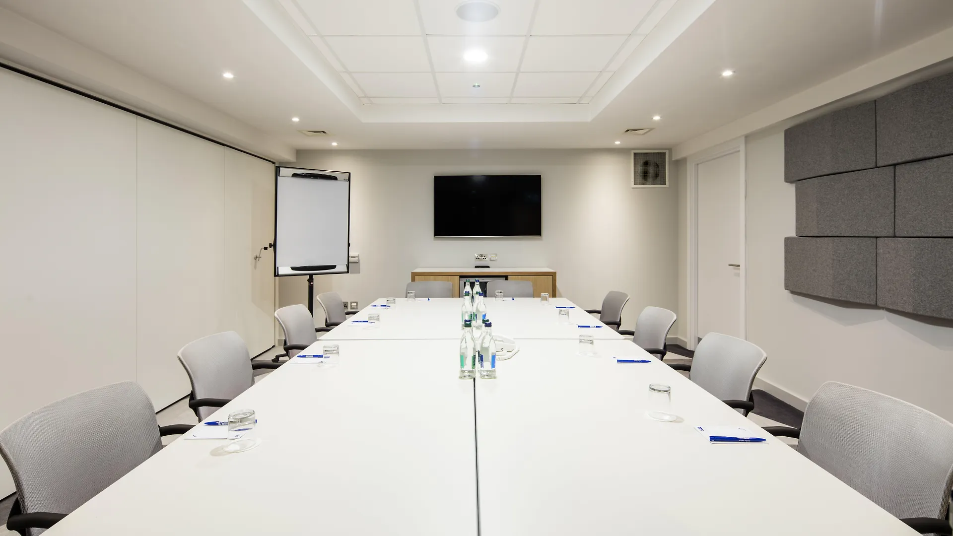 Holiday Inn Express Dublin City Centre By Ihg 3*,  Ireland